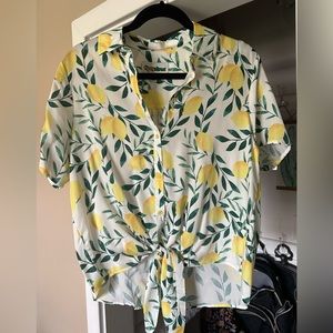 New without tags-Lemon print blouse- Tipsy Elves
